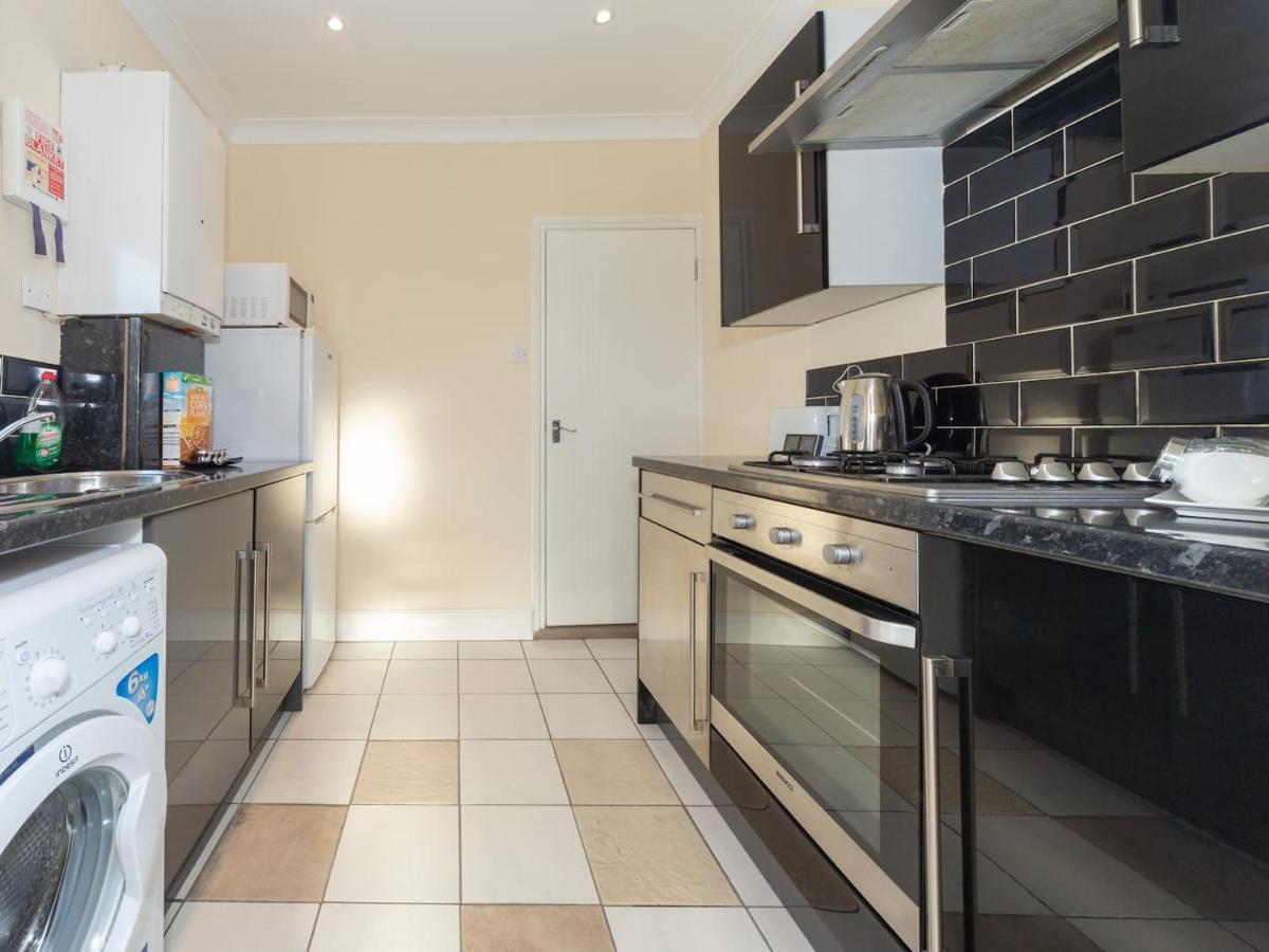 Bellaliving 2 Bedroom Apartment - Luton Лутон Экстерьер фото